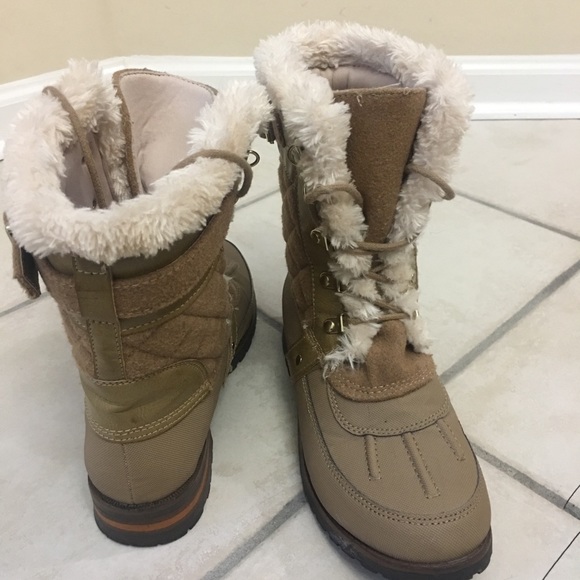 Never worn Rock & Candy snow boots - Picture 3 of 3